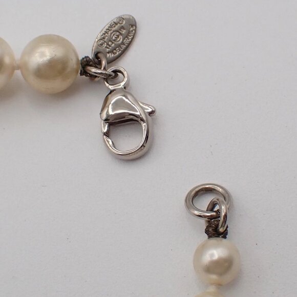 CHANEL CC Logo Imitation Pearl Chain Necklace A12 W White SHW - Picture 13 of 14